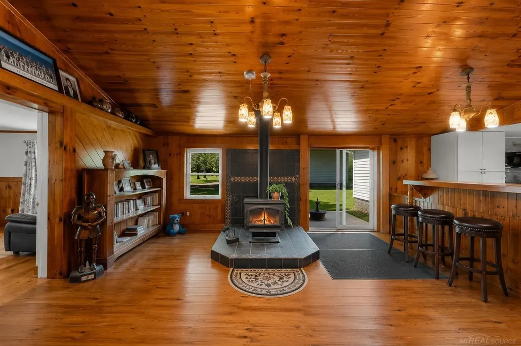 149 Hunters Creek Road Lapeer City MI 48455
