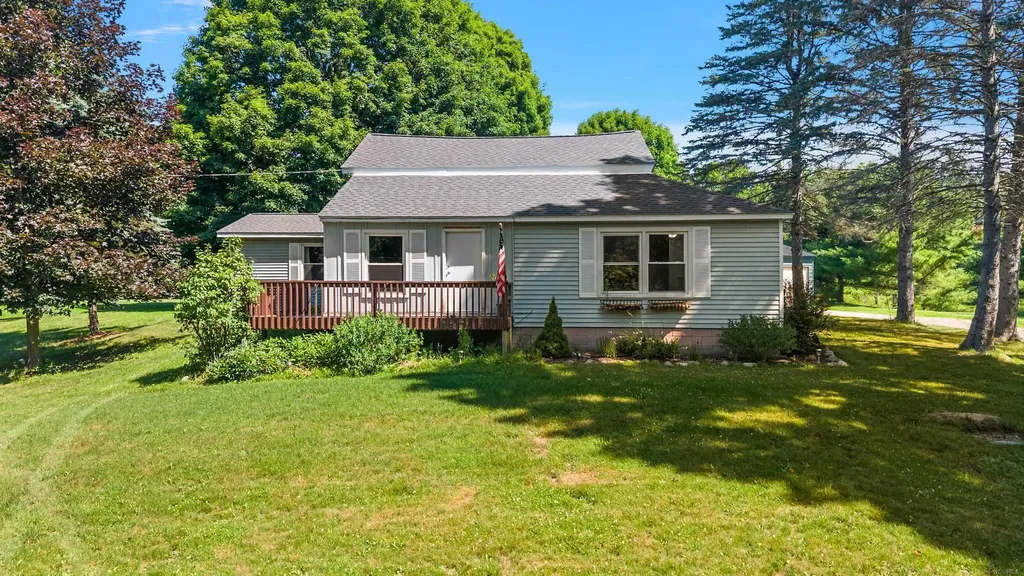 149 Hunters Creek Road Lapeer City MI 48455