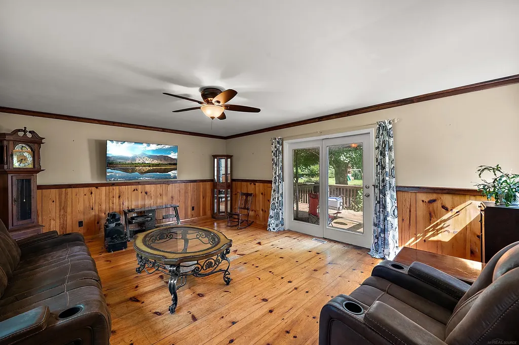 149 Hunters Creek Road Lapeer City MI 48455