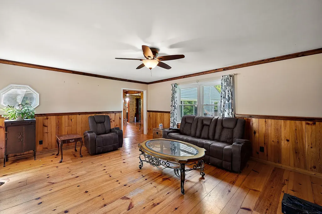 149 Hunters Creek Road Lapeer City MI 48455