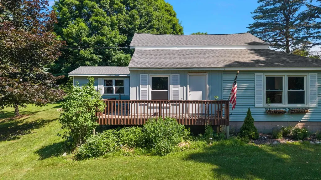 149 Hunters Creek Road Lapeer City MI 48455