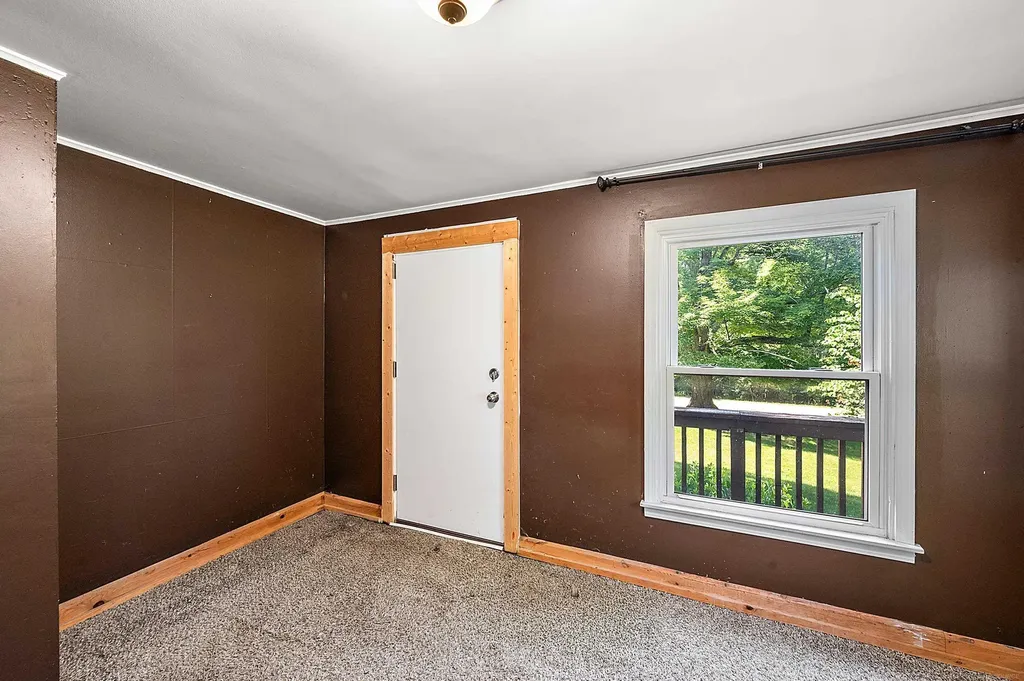 149 Hunters Creek Road Lapeer City MI 48455