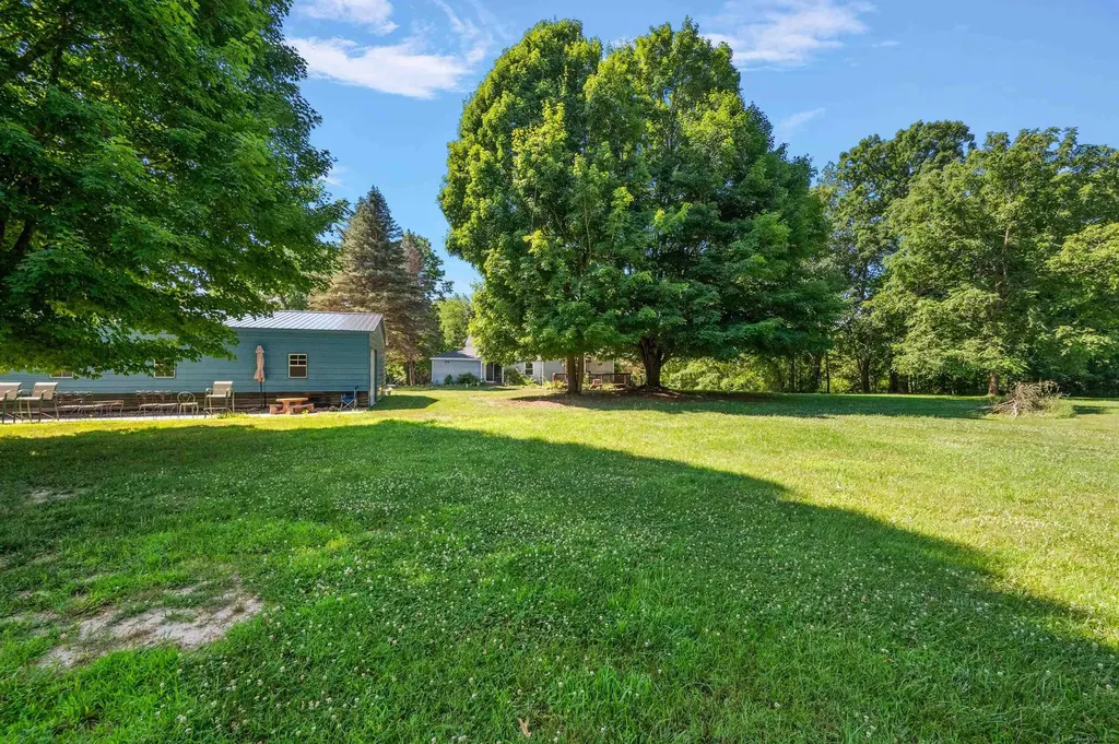 149 Hunters Creek Road Lapeer City MI 48455