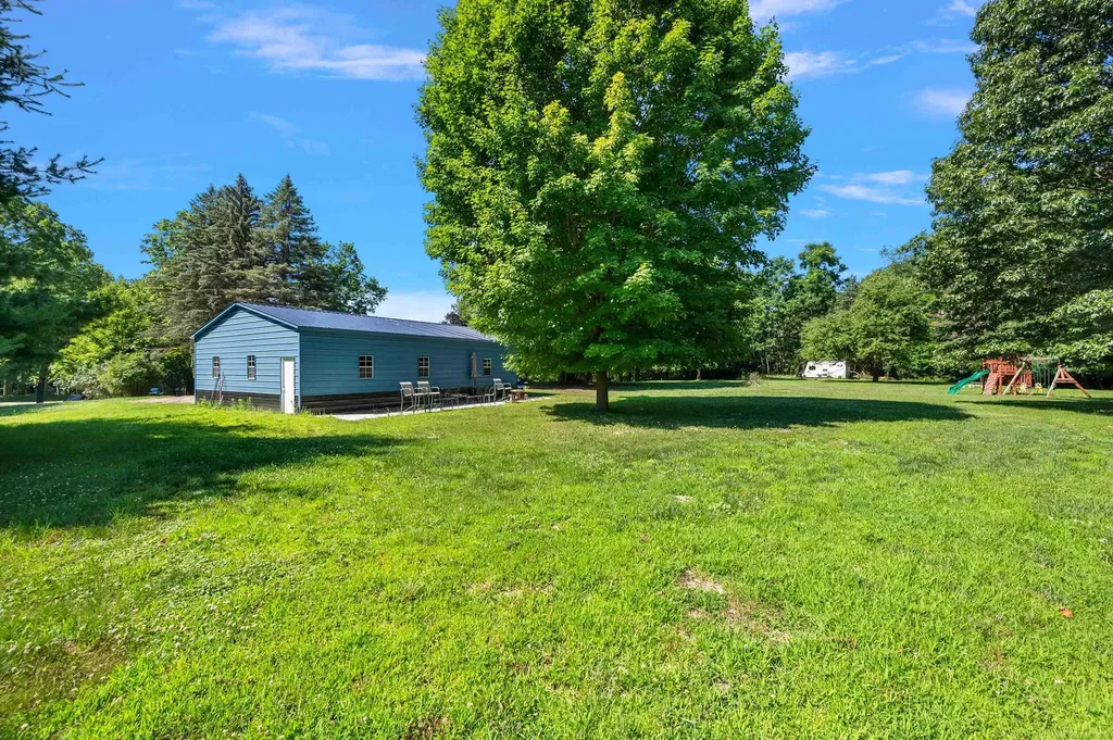 149 Hunters Creek Road Lapeer City MI 48455