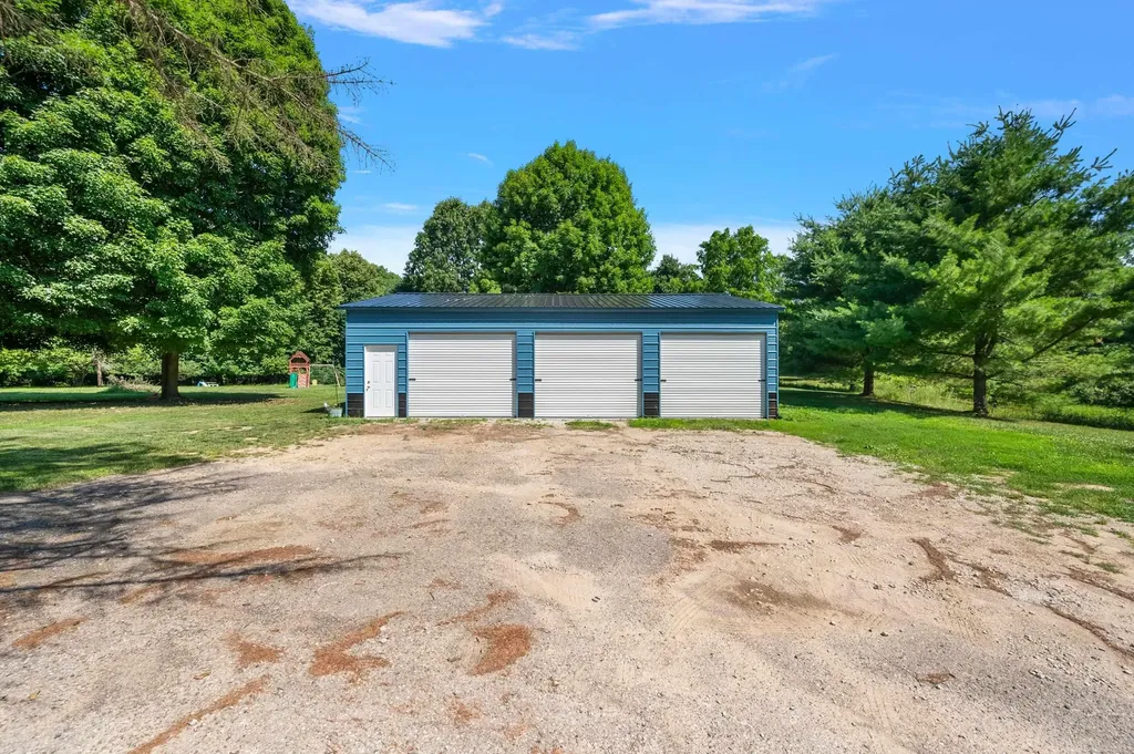 149 Hunters Creek Road Lapeer City MI 48455