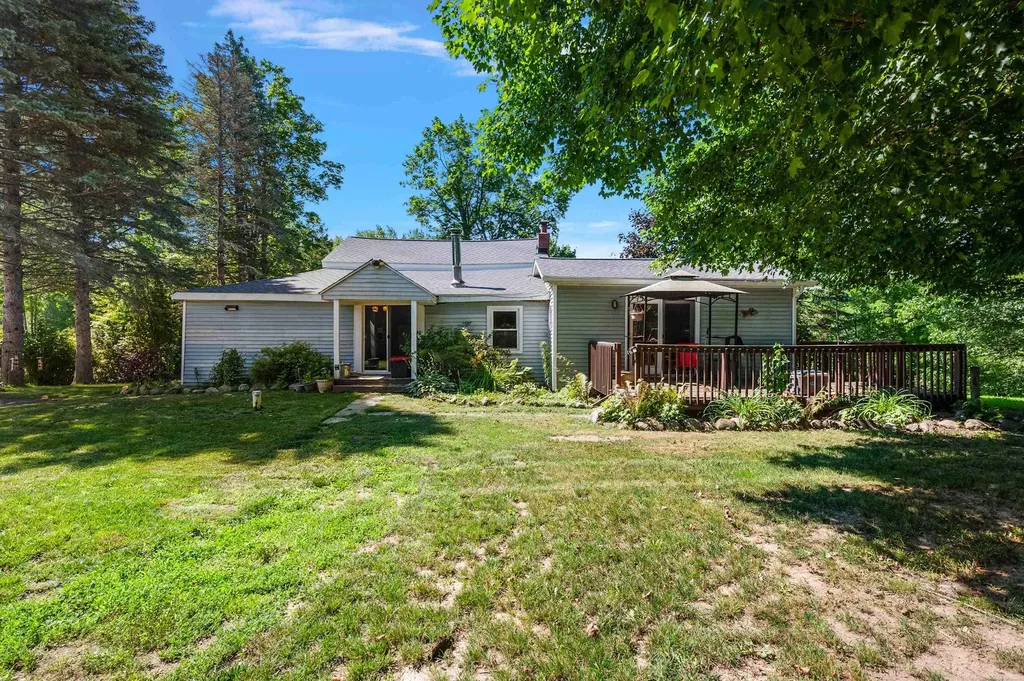 149 Hunters Creek Road Lapeer City MI 48455