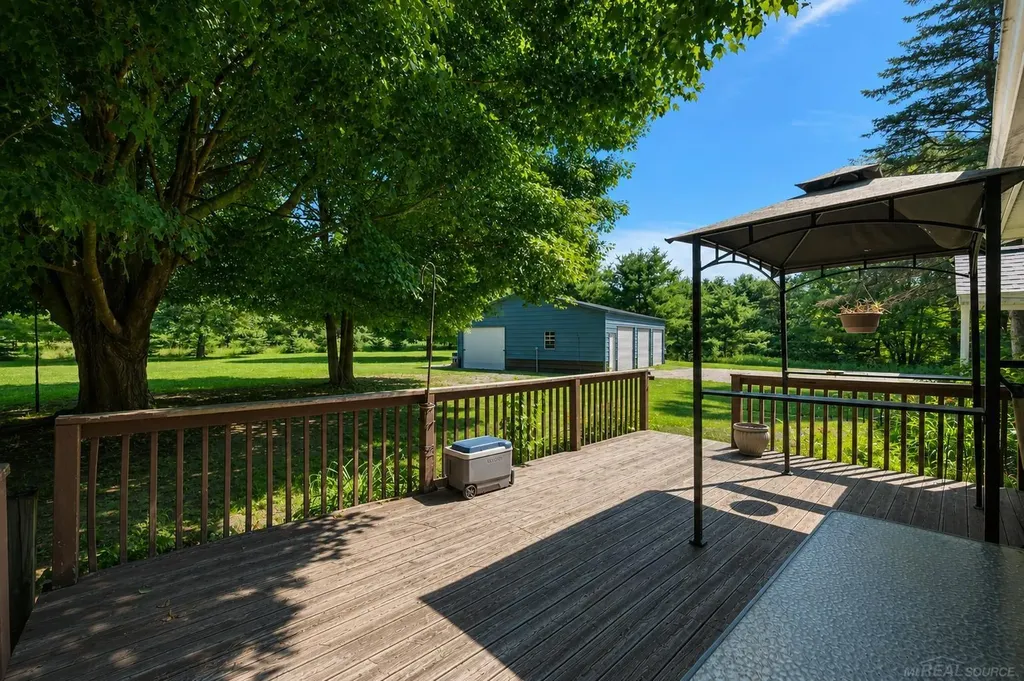 149 Hunters Creek Road Lapeer City MI 48455