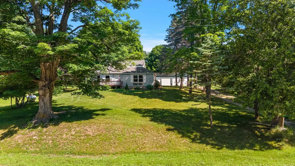 149 Hunters Creek Road Lapeer City MI 48455