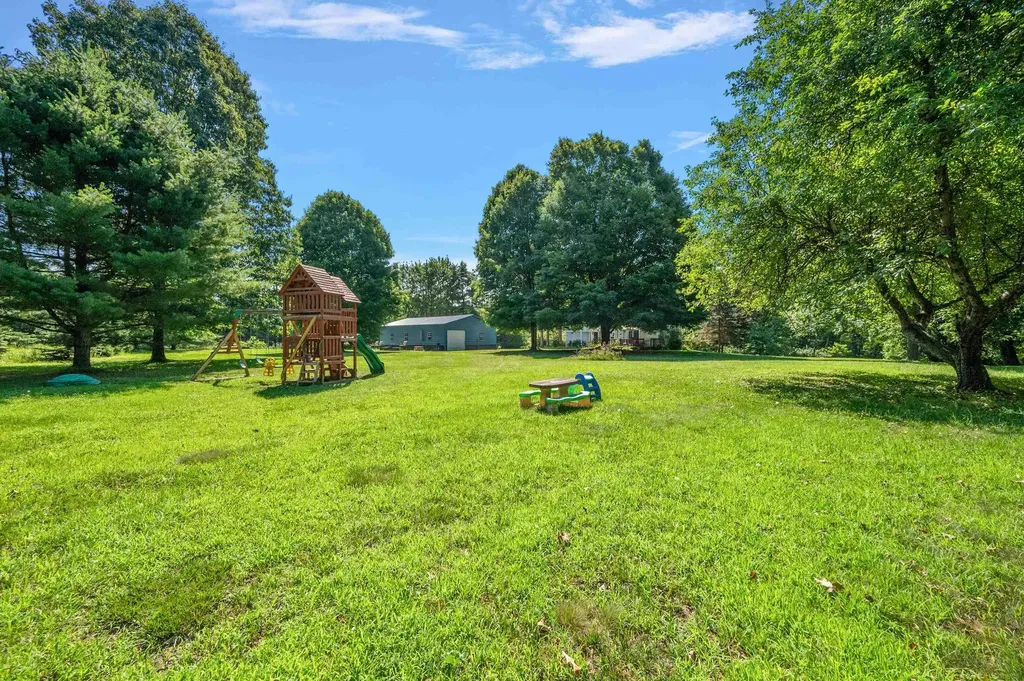 149 Hunters Creek Road Lapeer City MI 48455