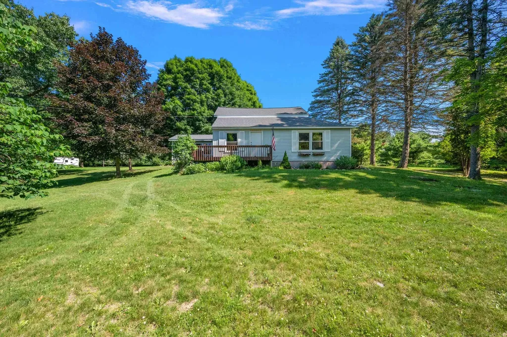 149 Hunters Creek Road Lapeer City MI 48455