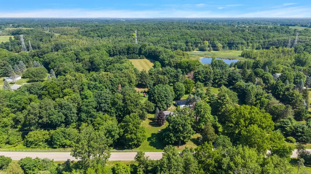 149 Hunters Creek Road Lapeer City MI 48455