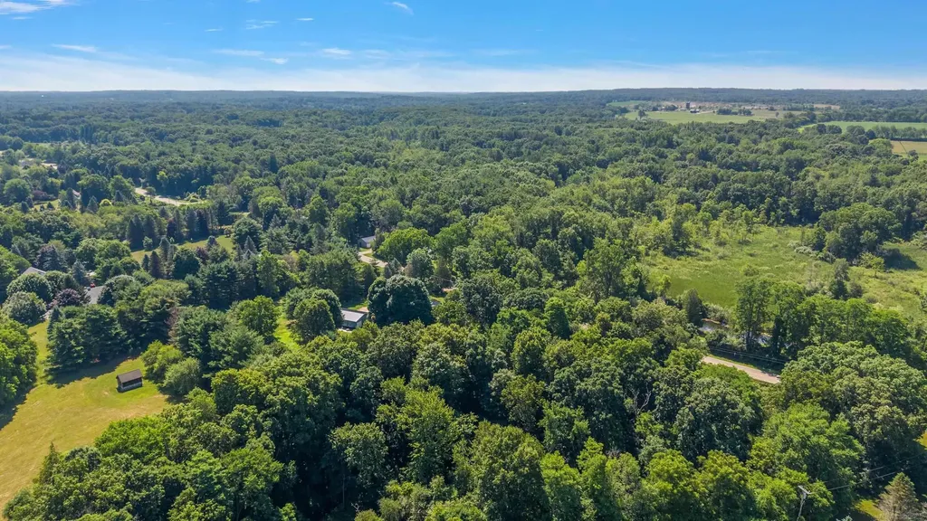 149 Hunters Creek Road Lapeer City MI 48455