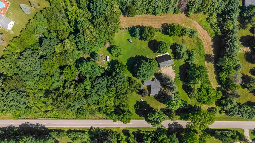 149 Hunters Creek Road Lapeer City MI 48455