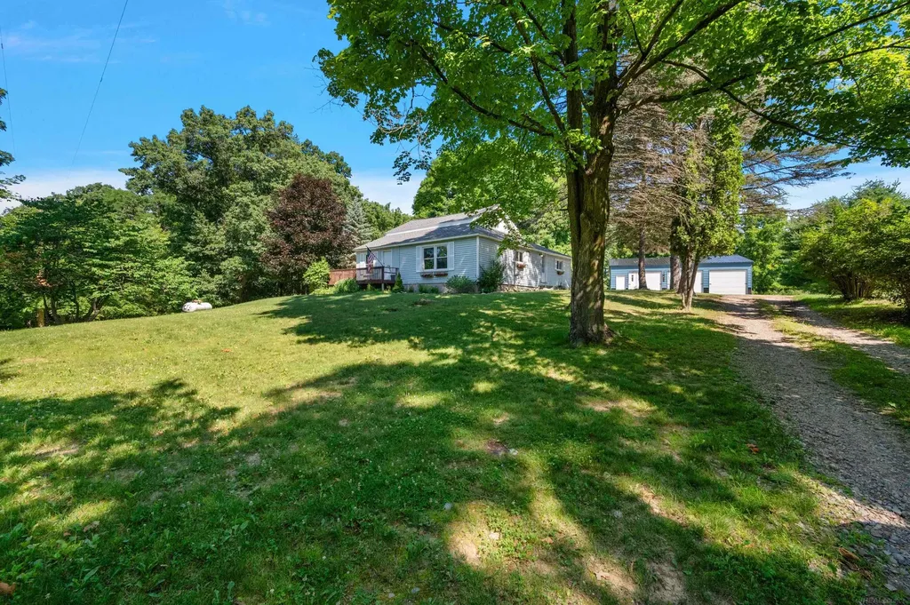 149 Hunters Creek Road Lapeer City MI 48455