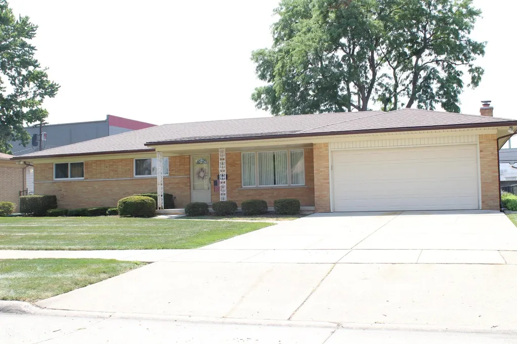 18084 Juliana Avenue Eastpointe City MI 48021