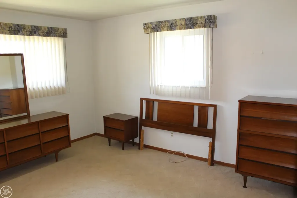 18084 Juliana Avenue Eastpointe City MI 48021