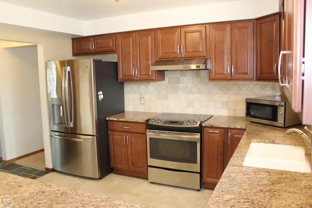 18084 Juliana Avenue Eastpointe City MI 48021