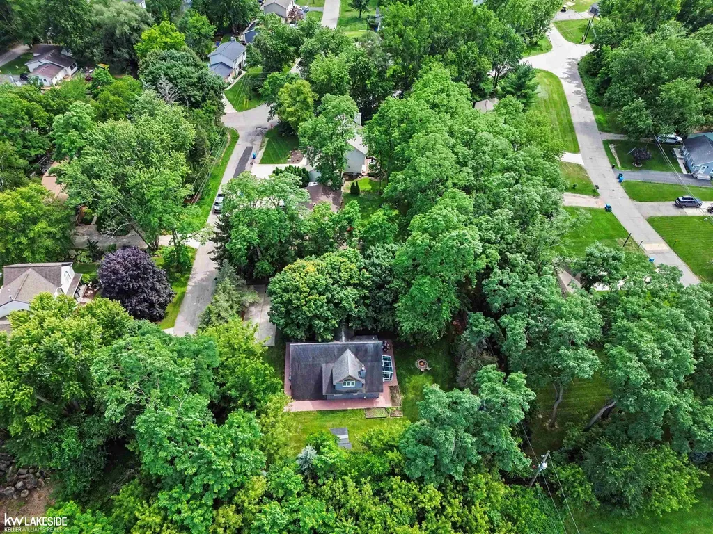 4691 Camelina Street Commerce Charter Township MI 48382