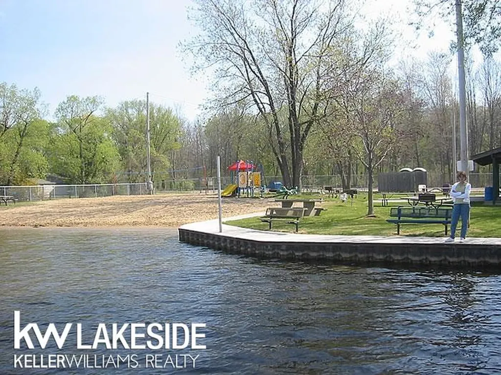 4691 Camelina Street Commerce Charter Township MI 48382