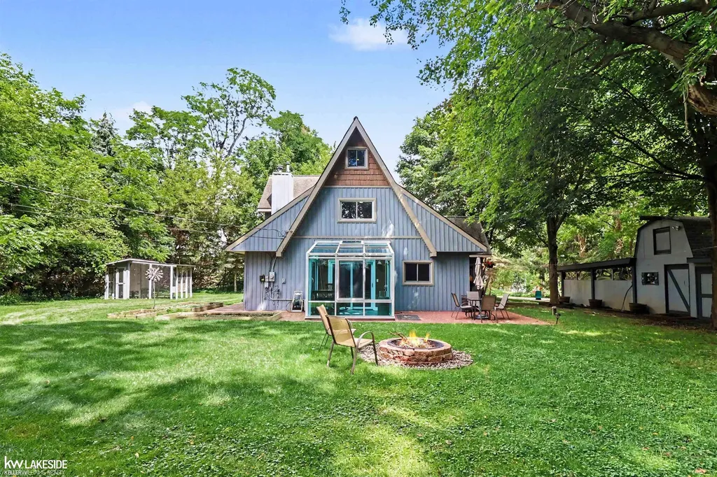 4691 Camelina Street Commerce Charter Township MI 48382