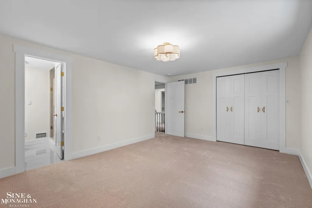 232 Edmund Avenue Royal Oak City MI 48073