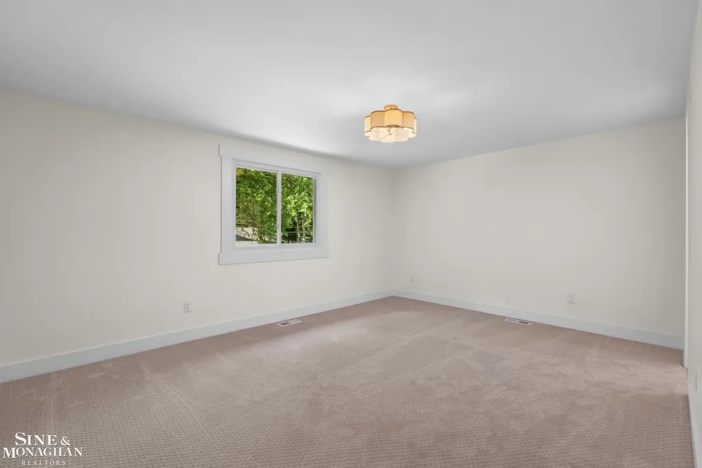 232 Edmund Avenue Royal Oak City MI 48073