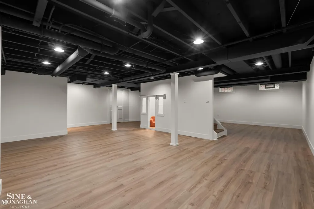 232 Edmund Avenue Royal Oak City MI 48073