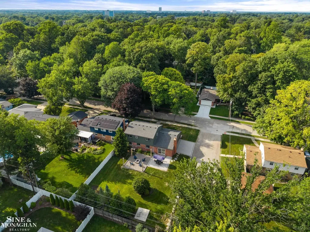 232 Edmund Avenue Royal Oak City MI 48073