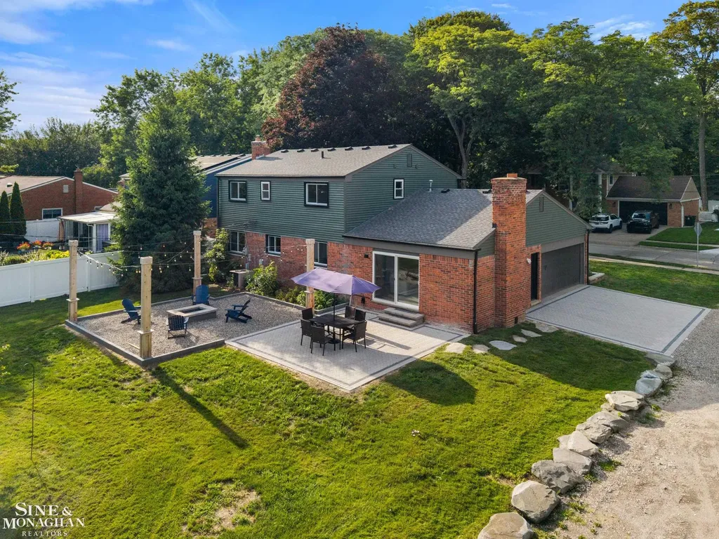 232 Edmund Avenue Royal Oak City MI 48073