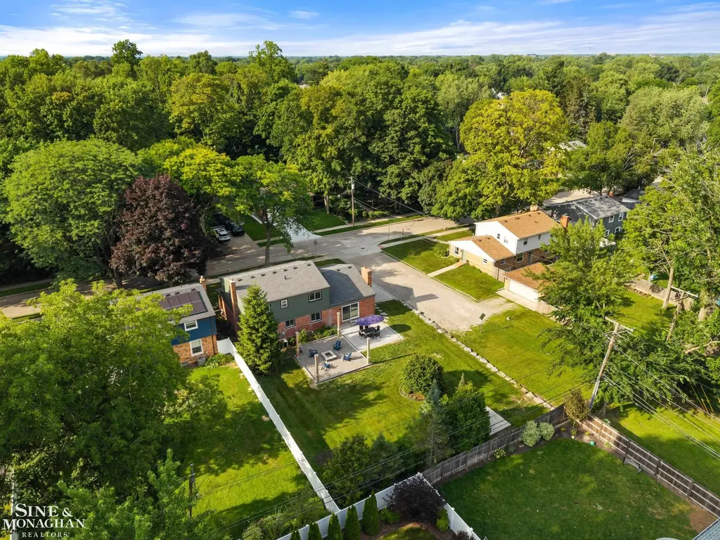 232 Edmund Avenue Royal Oak City MI 48073