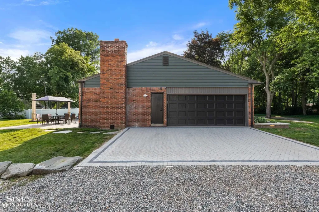 232 Edmund Avenue Royal Oak City MI 48073