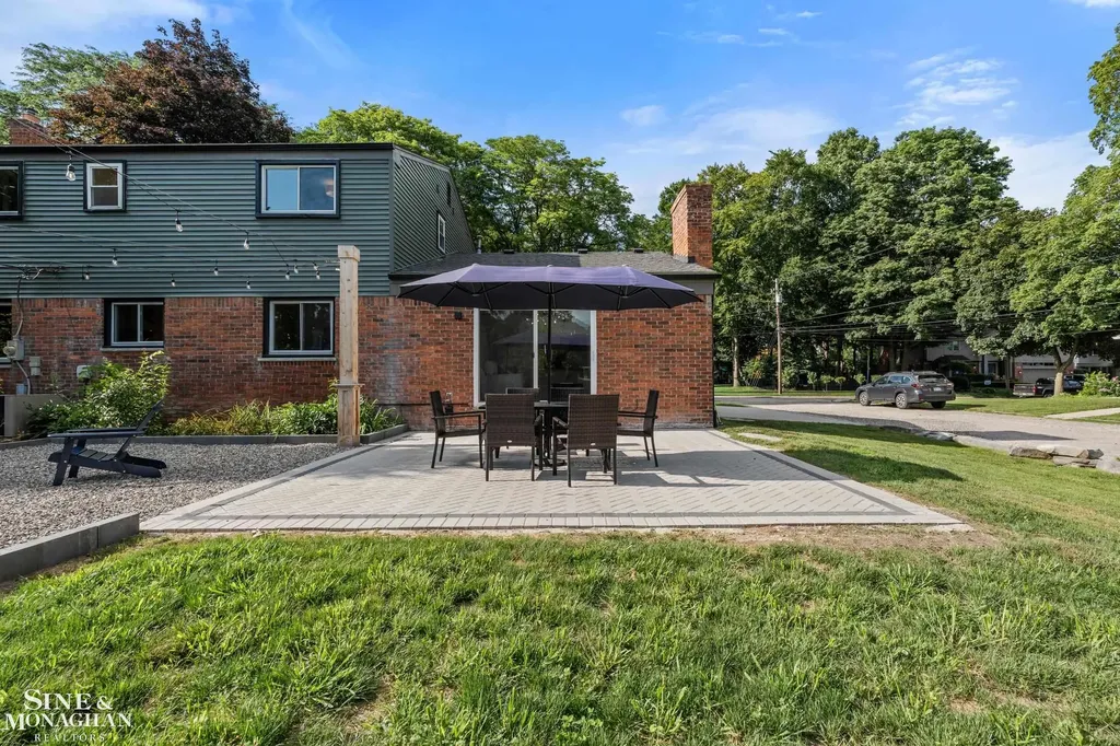 232 Edmund Avenue Royal Oak City MI 48073