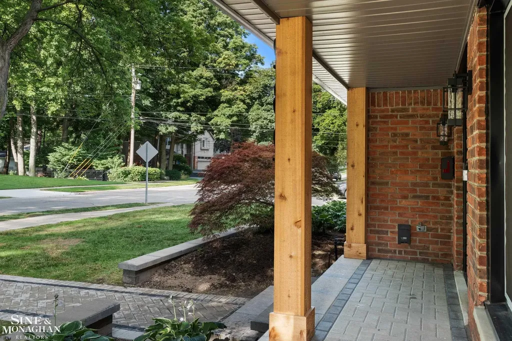 232 Edmund Avenue Royal Oak City MI 48073