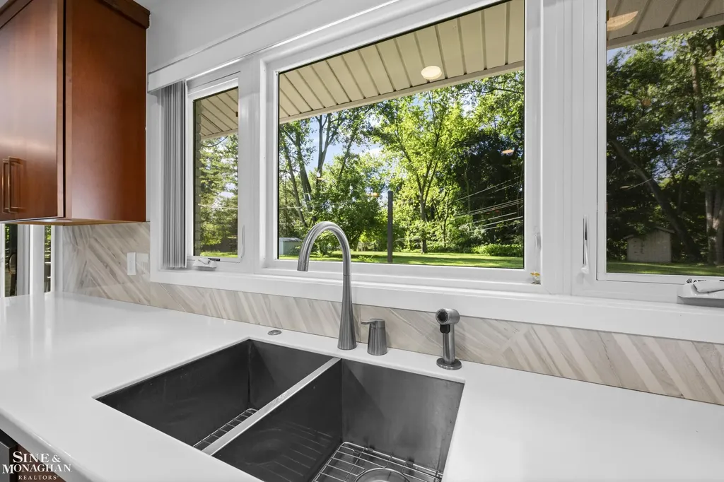 2741 Braeburn Road Rochester Hills City MI 48309