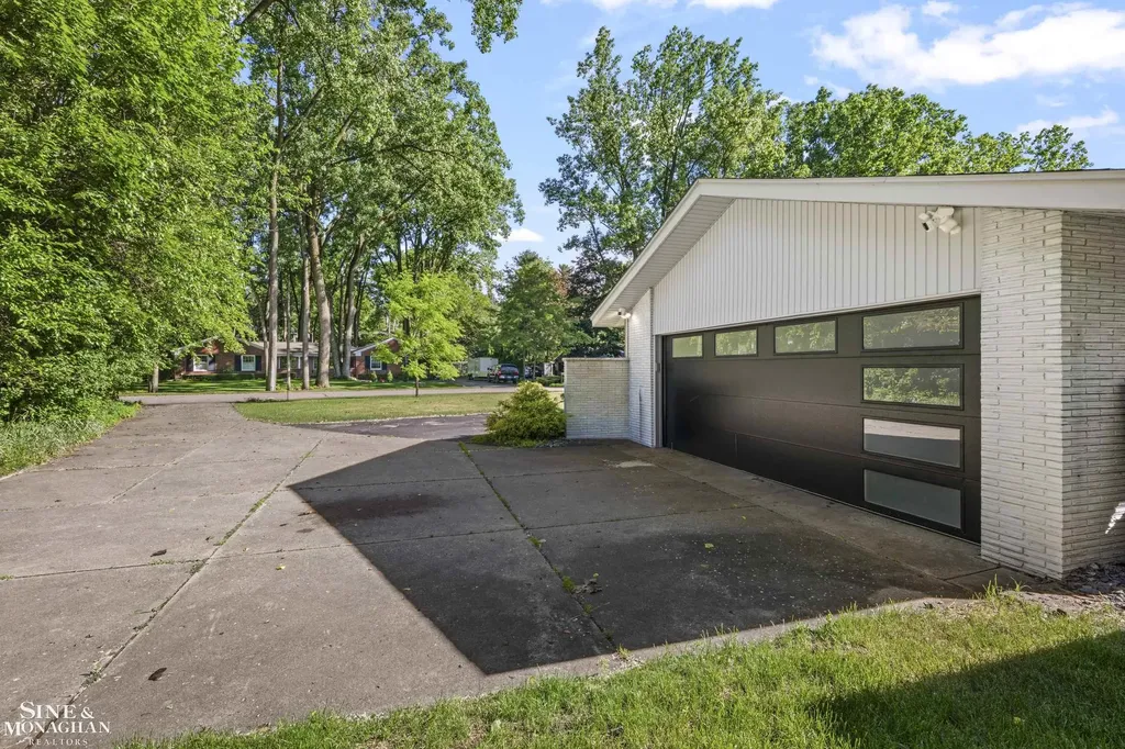 2741 Braeburn Road Rochester Hills City MI 48309