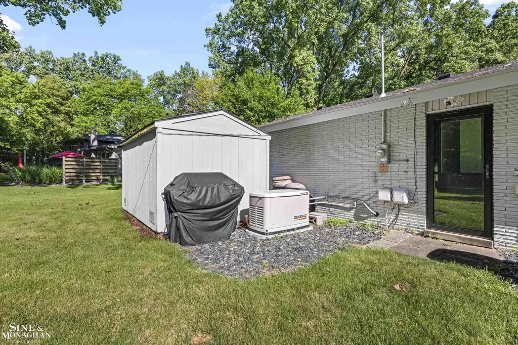 2741 Braeburn Road Rochester Hills City MI 48309