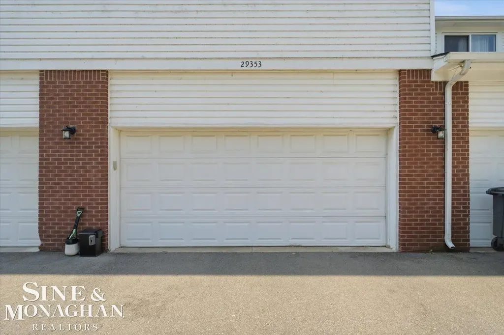 29353 Classic Street Chesterfield Township MI 48051