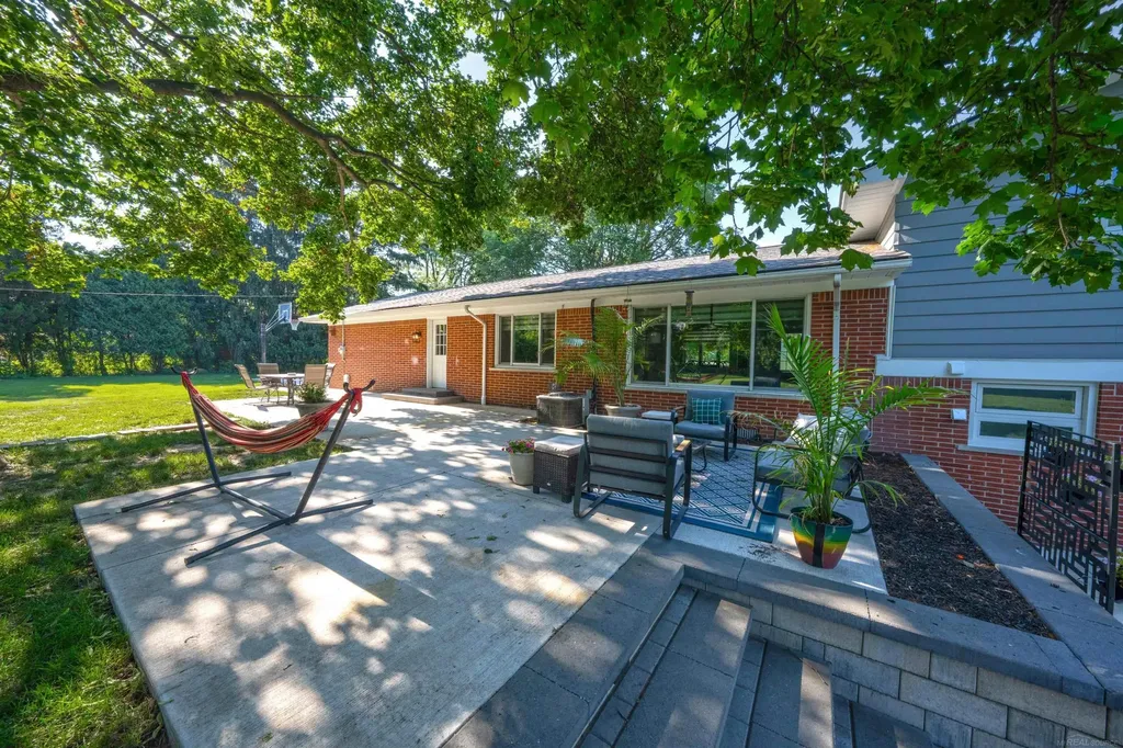 41306 Llewelyn Court Northville City MI 48167