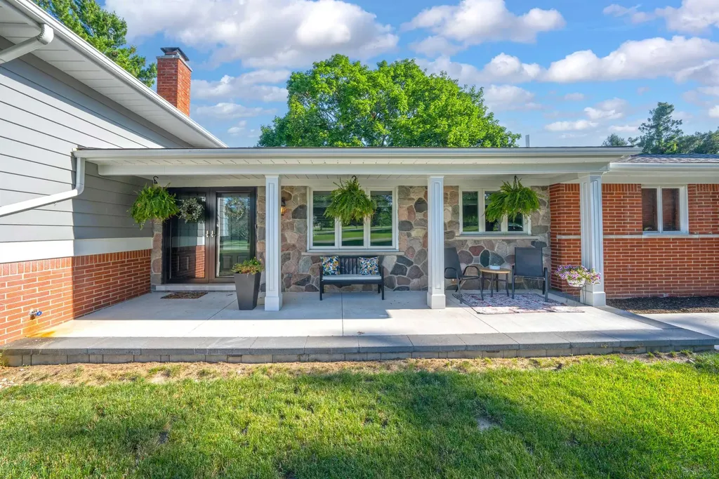 41306 Llewelyn Court Northville City MI 48167