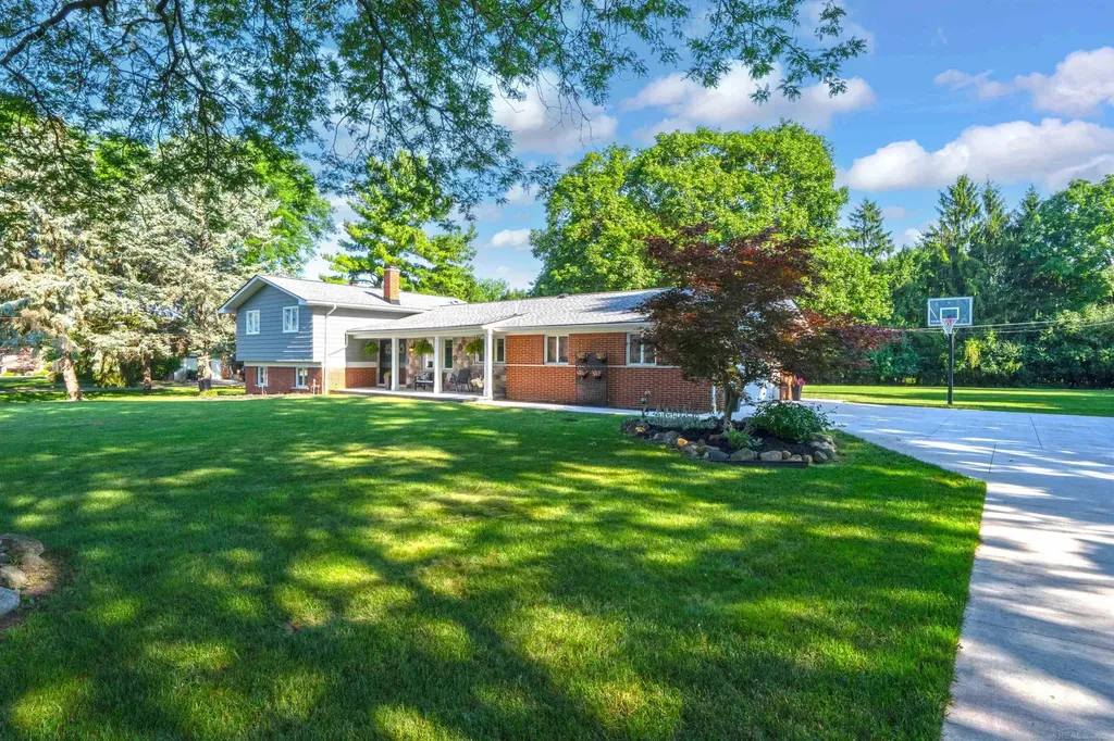 41306 Llewelyn Court Northville City MI 48167