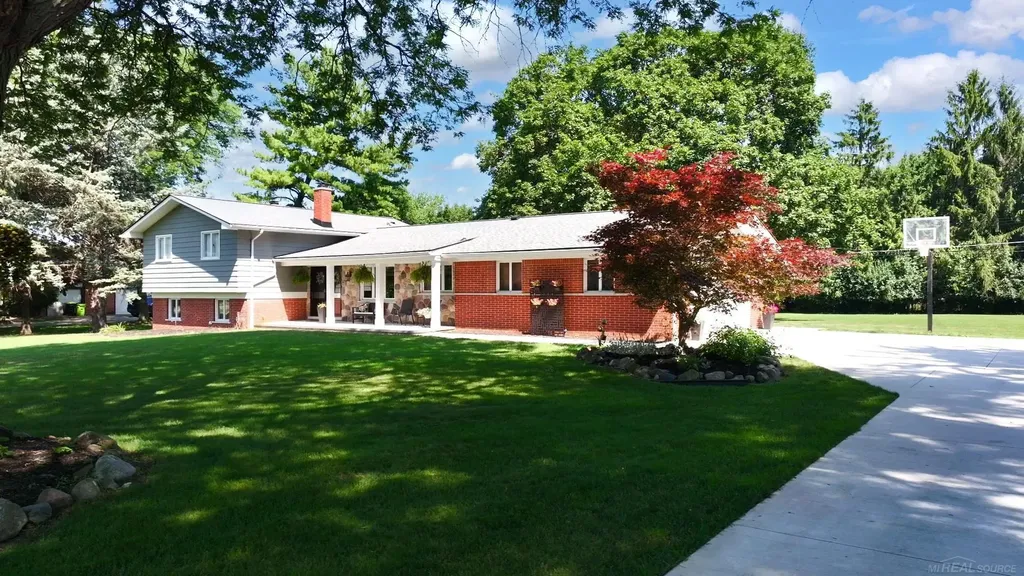 41306 Llewelyn Court Northville City MI 48167