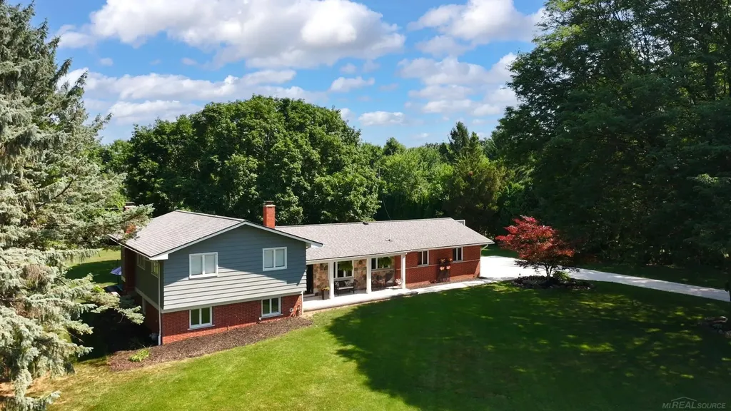41306 Llewelyn Court Northville City MI 48167