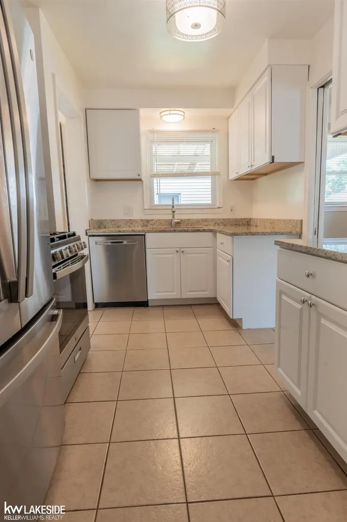 23636 Beverly Street St. Clair Shores City MI 48082