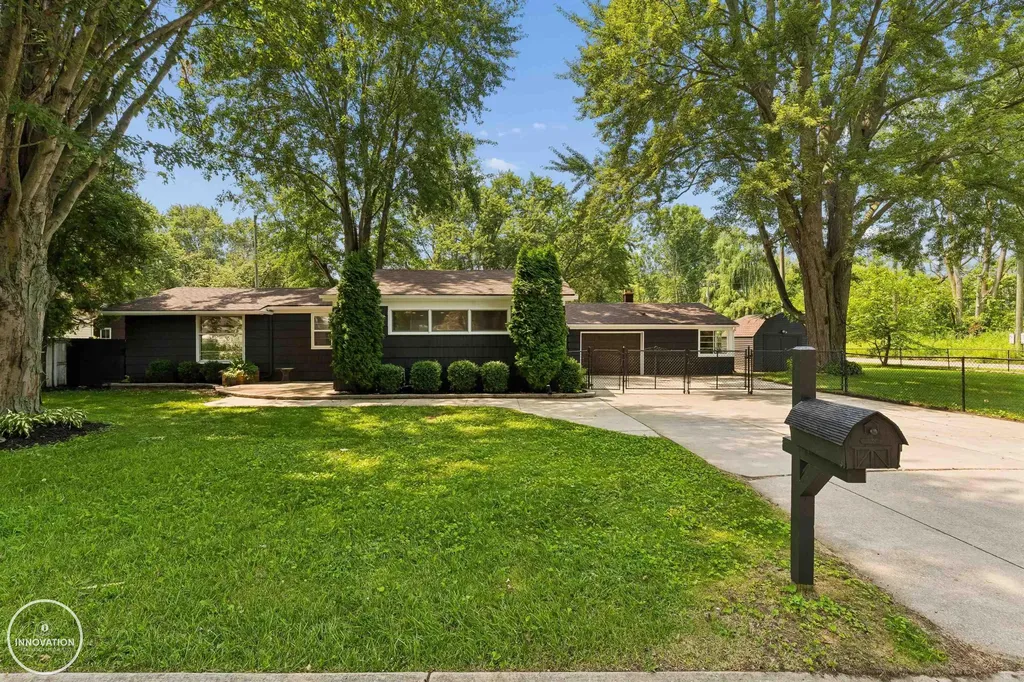 367 Sherwood Lane Algonac City MI 48001