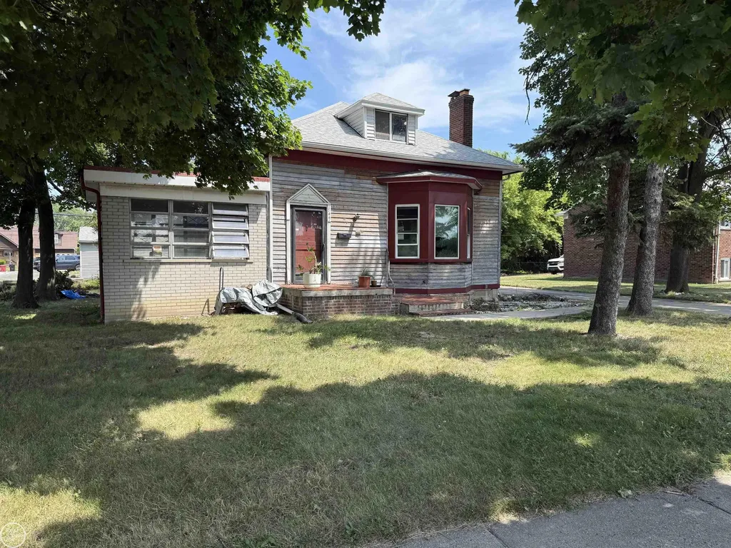 17441 E 11 Mile Road Roseville City MI 48066