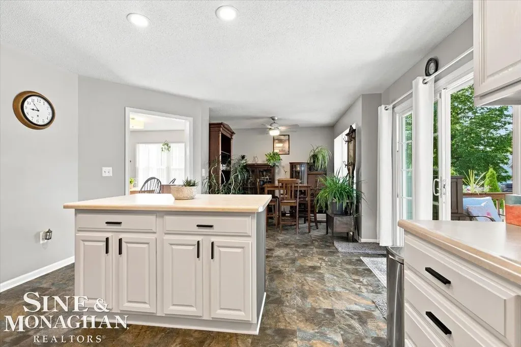 1020 Hunter Court Marysville City MI 48040