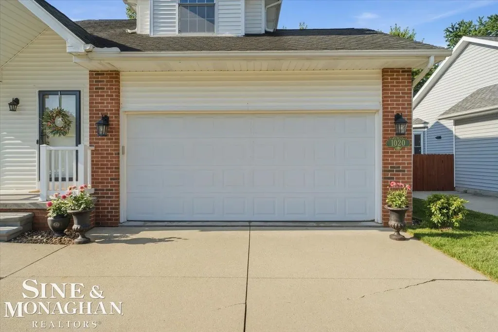 1020 Hunter Court Marysville City MI 48040