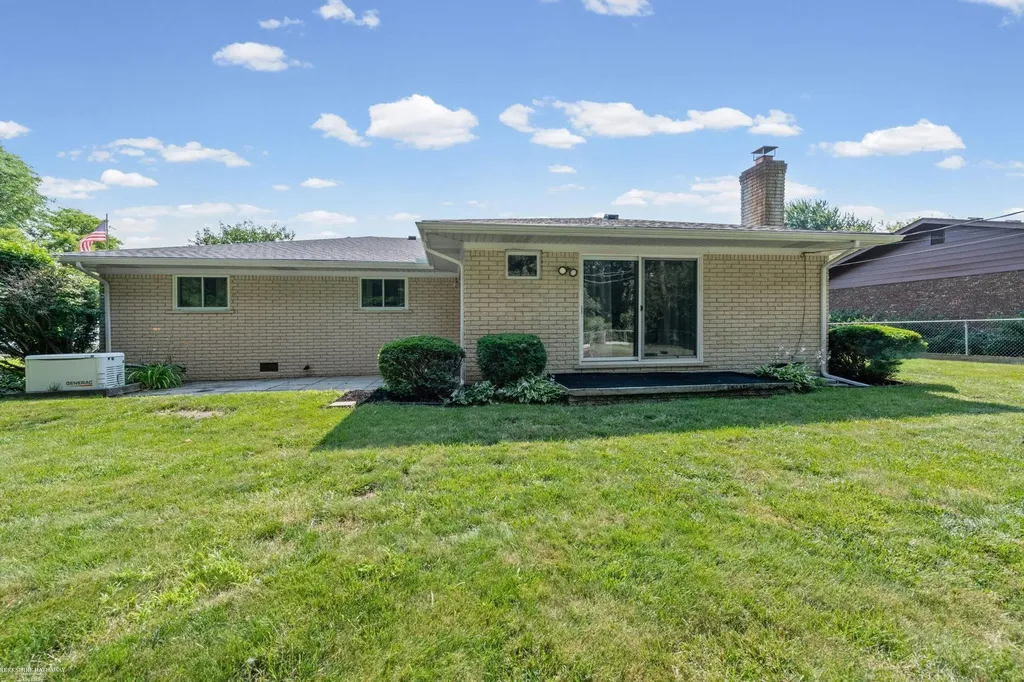 50731 W Shamrock Street Chesterfield Township MI 48047