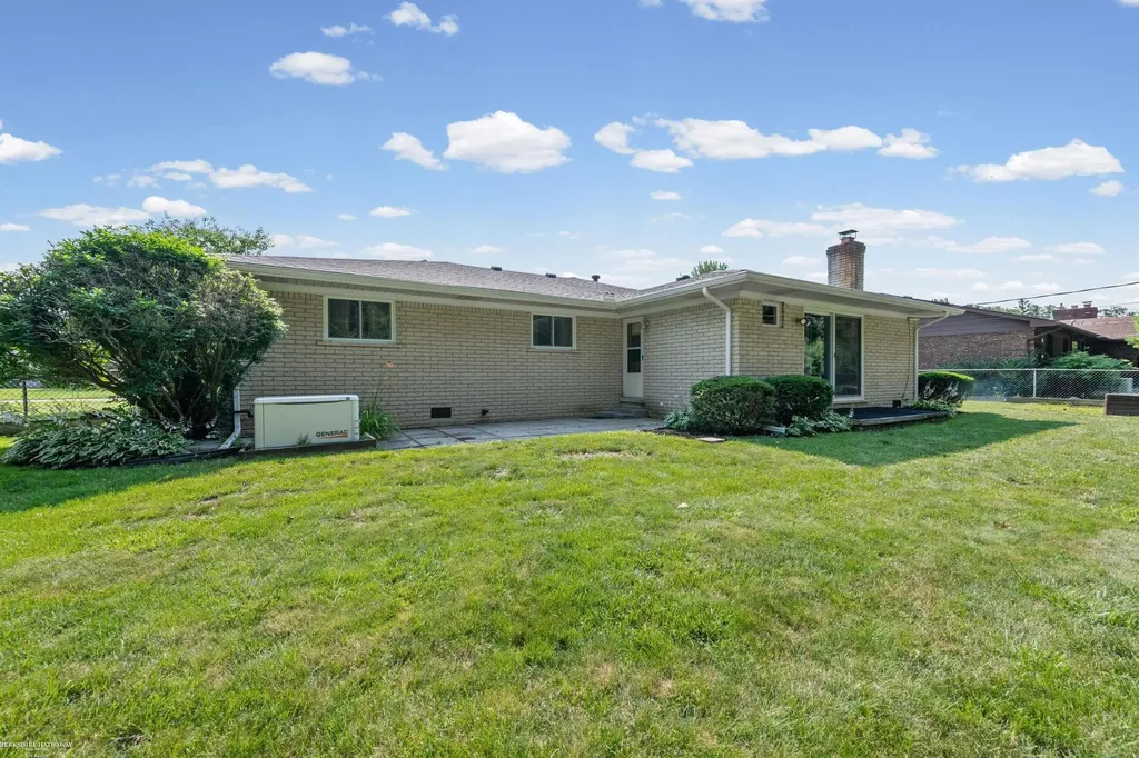 50731 W Shamrock Street Chesterfield Township MI 48047