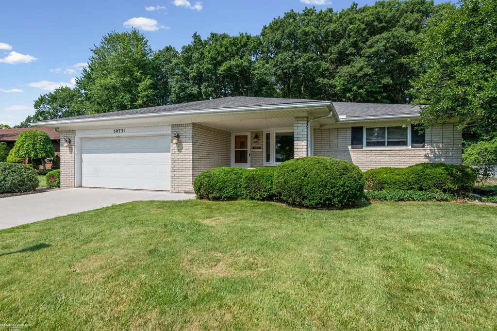 50731 W Shamrock Street Chesterfield Township MI 48047
